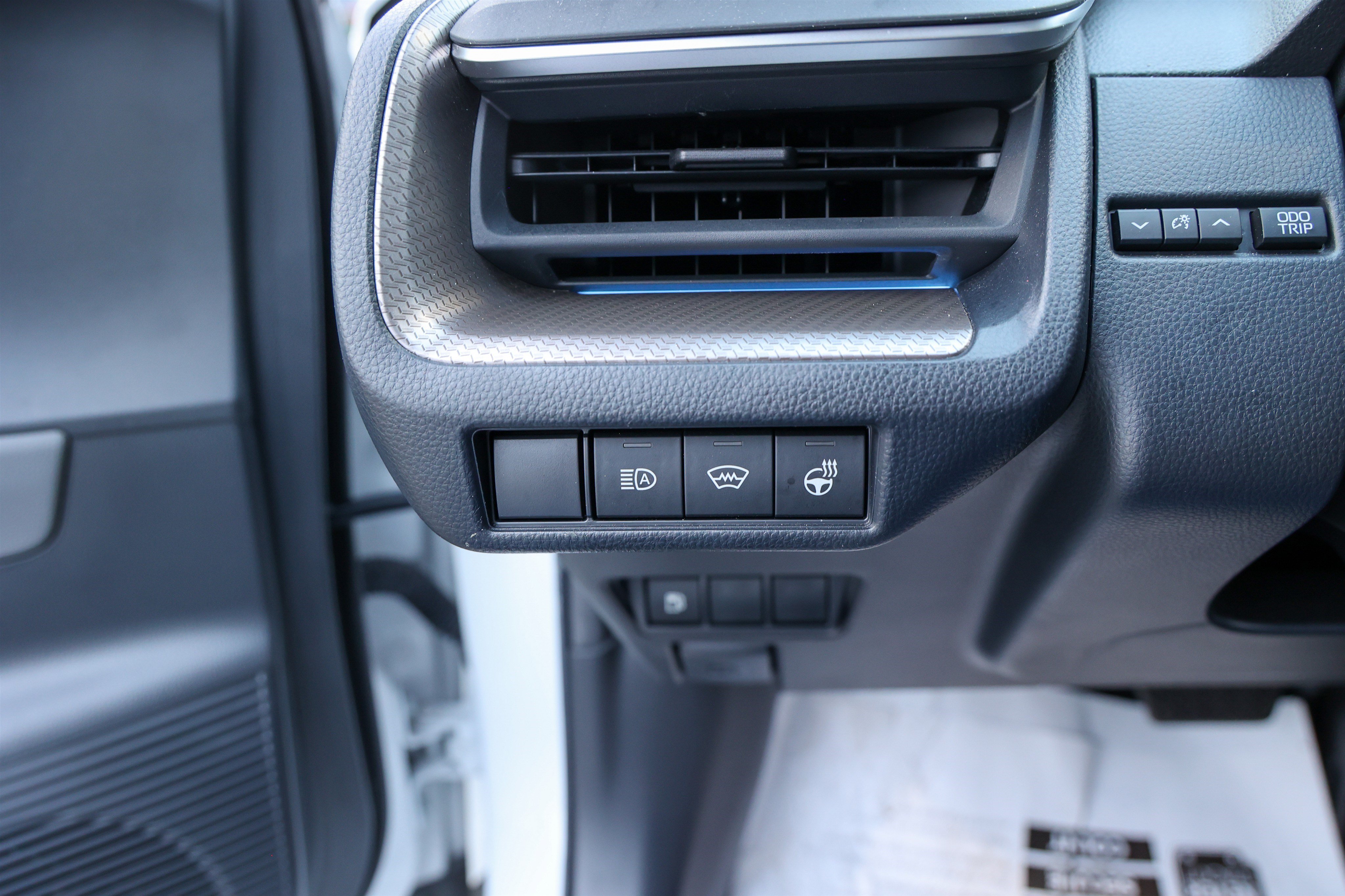 Used 2023 Toyota Prius XLE FWD image 17