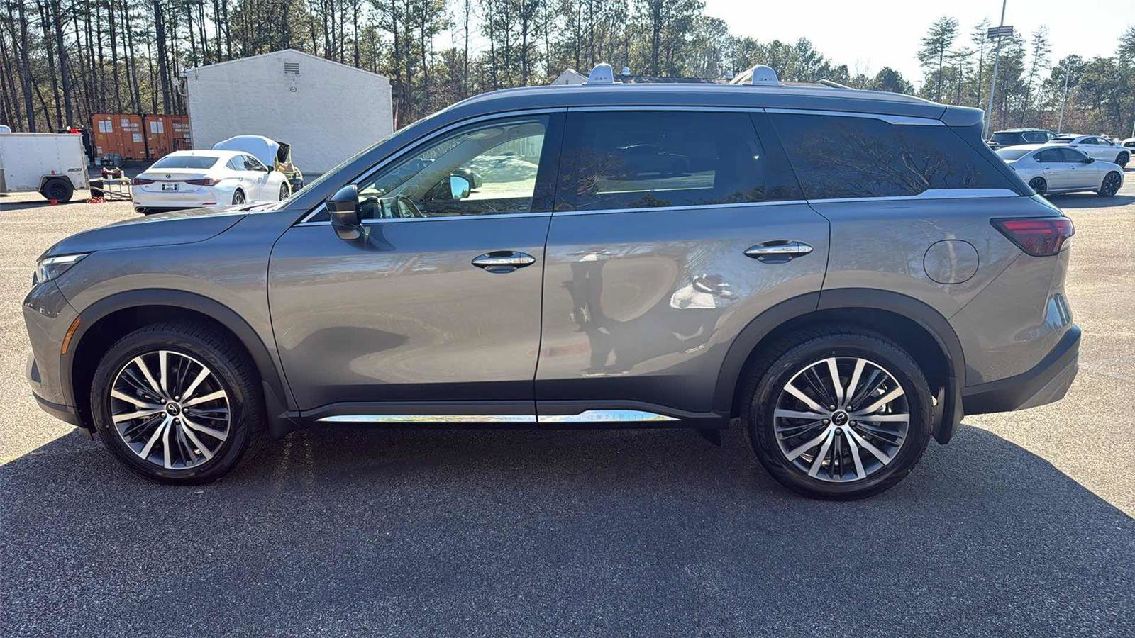 Used 2023 INFINITI QX60 Sensory w/ Cargo Package image 8