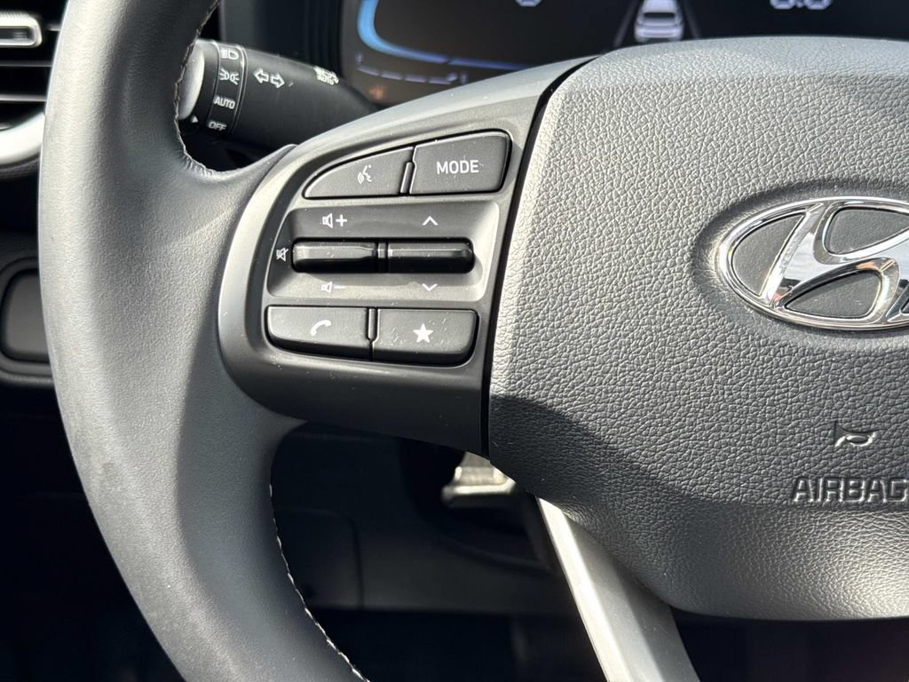 Used 2023 Hyundai Venue SEL w/ Cargo Package FWD image 10