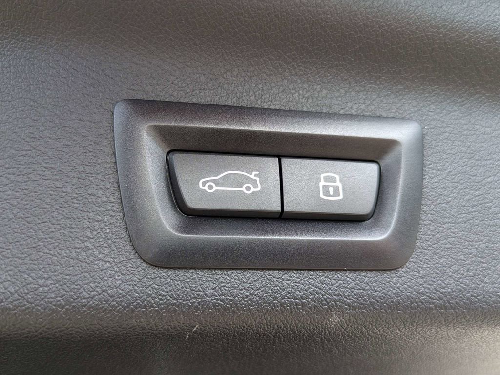 Used 2025 BMW X1 xDrive28i image 13