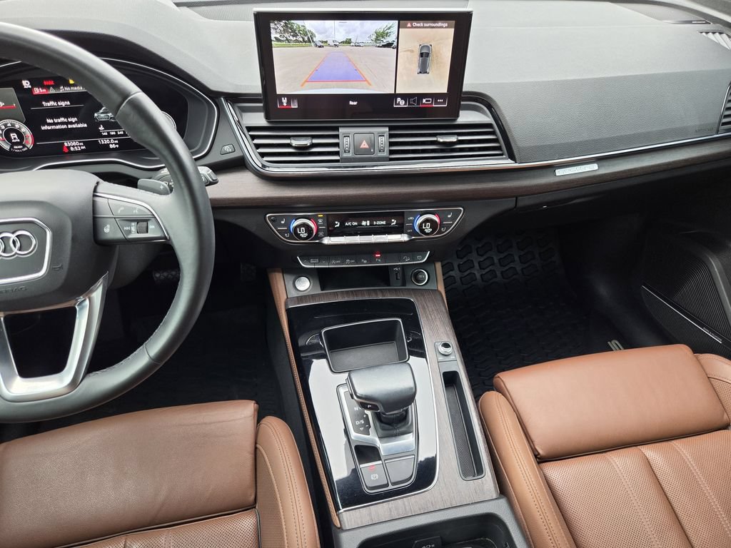 Used 2021 Audi Q5 Prestige w/ Prestige Package AWD/4WD image 16