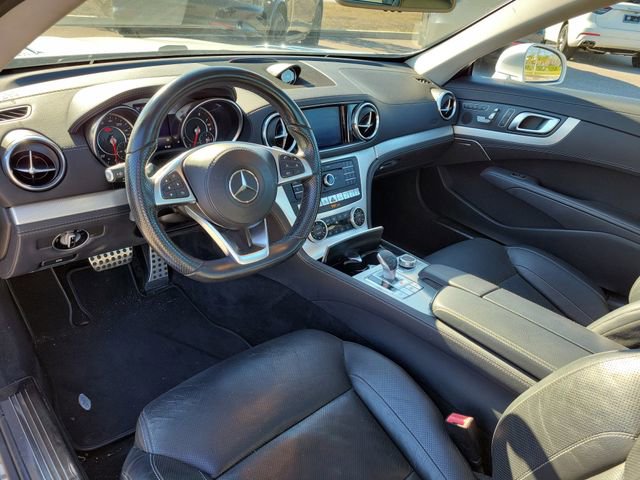 Used 2017 Mercedes-Benz SL 550 w/ Driver Assistance Package image 18