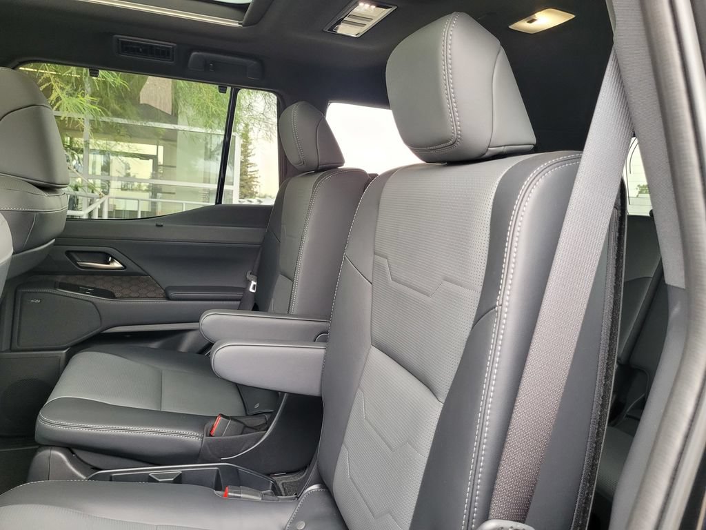 Used 2026 Lexus GX 550 w/ Accessory Package (31) AWD/4WD image 15