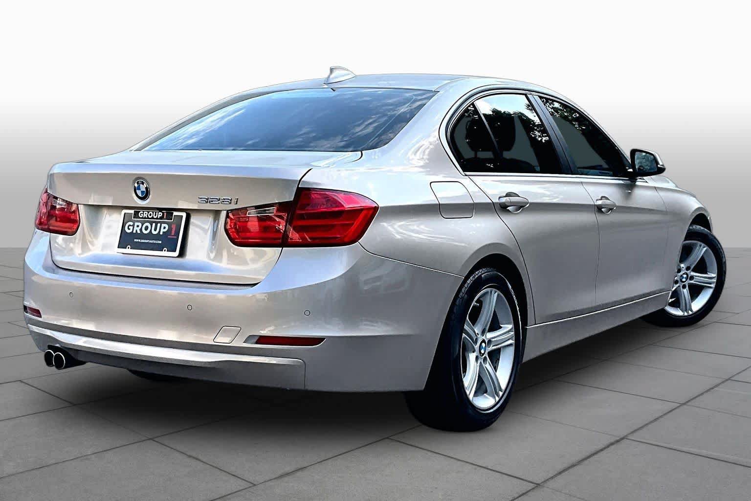 Used 2015 BMW 328i Sedan RWD image 13