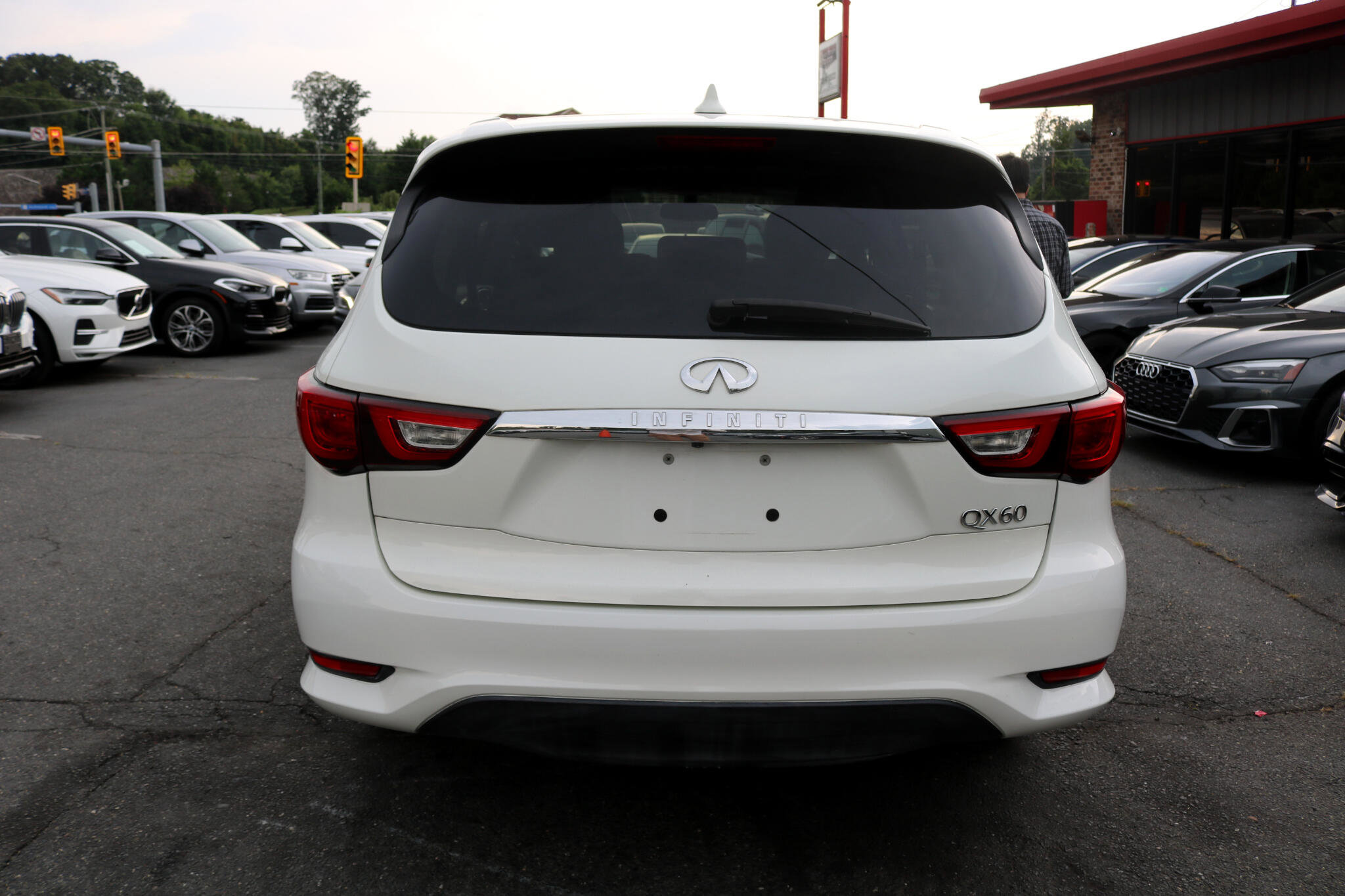Used 2016 INFINITI QX60 Luxe image 3