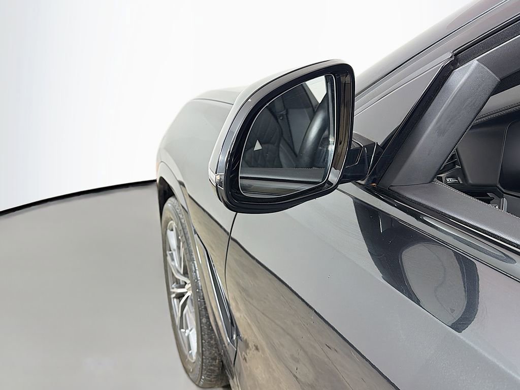 Used 2023 BMW X6 xDrive40i w/ Executive Package image 29