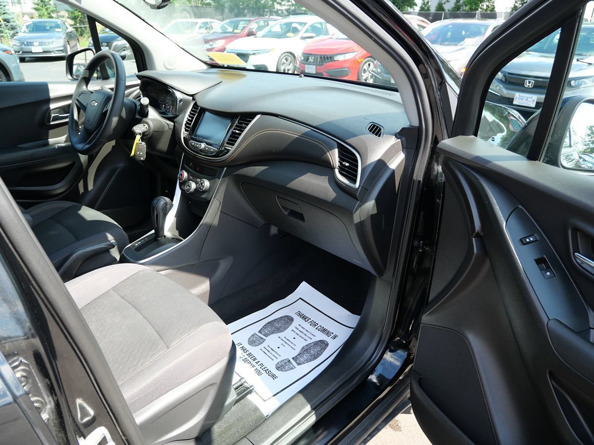 Used 2017 Chevrolet Trax LS AWD/4WD image 17