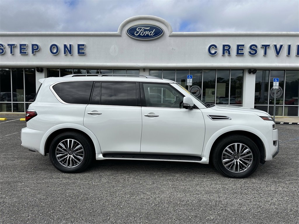 Used 2023 Nissan Armada SL w/ Captain's Chairs Package image 5