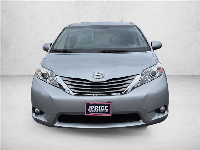 Used 2015 Toyota Sienna XLE FWD image 2