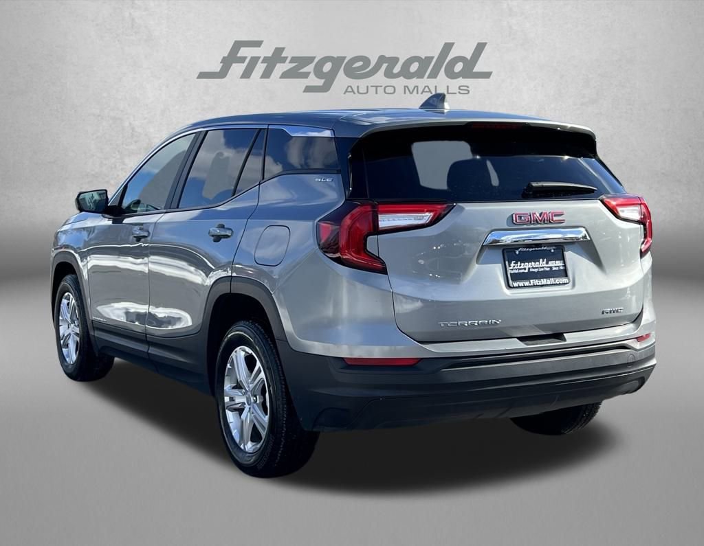 Used 2024 GMC Terrain SLE image 8