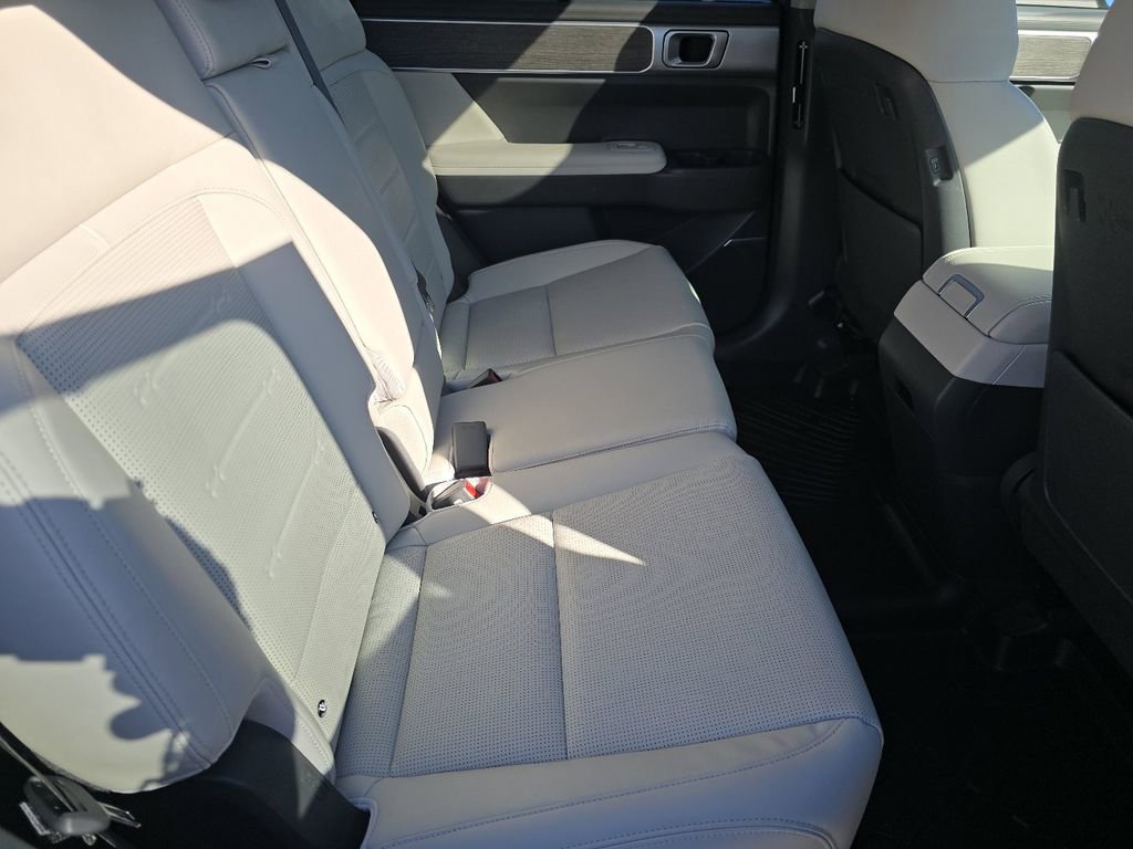 Used 2024 Hyundai Santa Fe Limited image 21