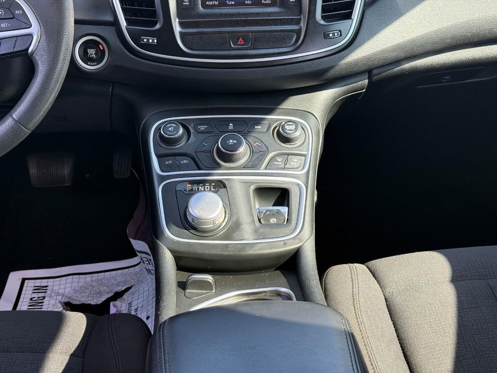 Used 2016 Chrysler 200 Limited image 14