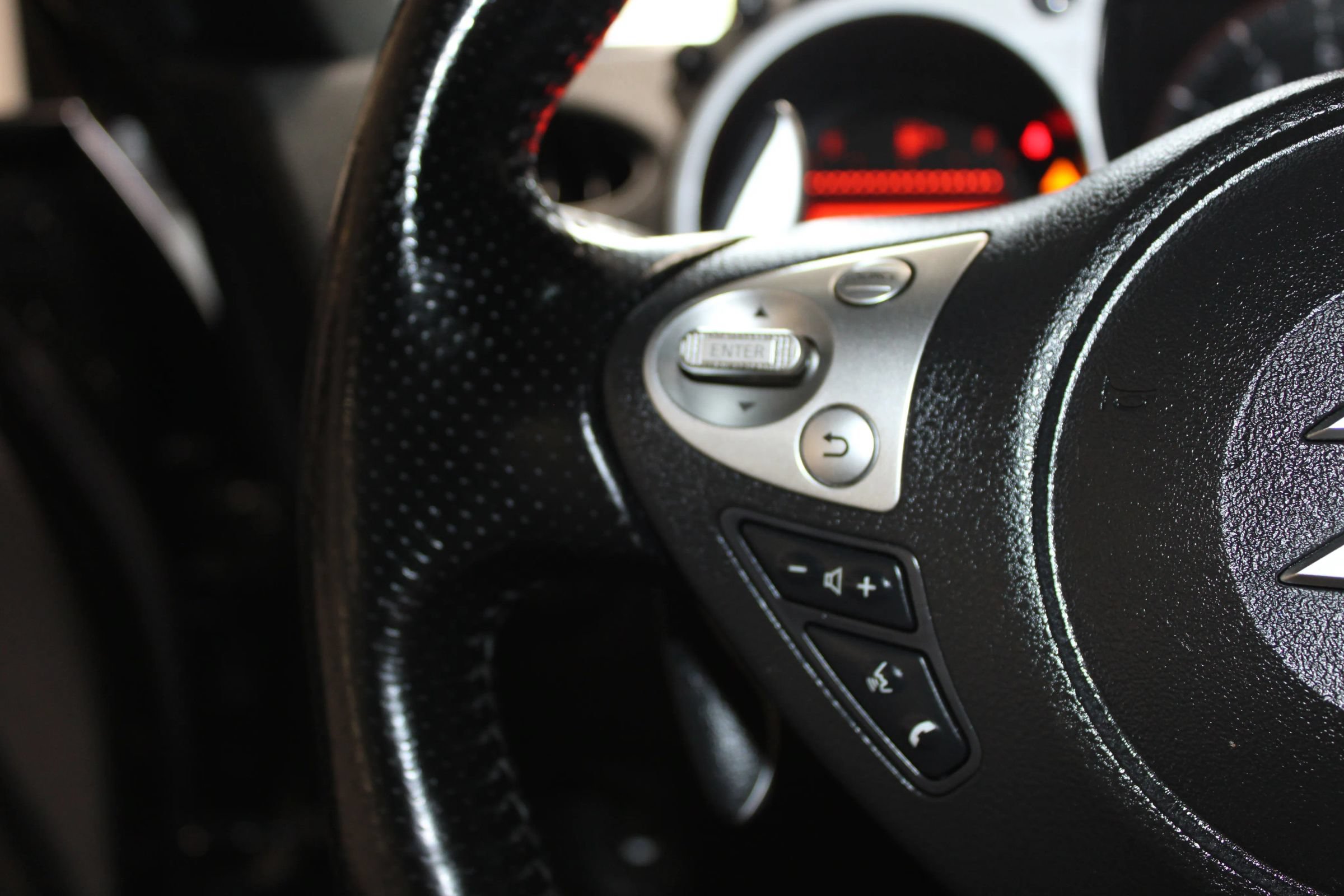 Used 2014 Nissan 370Z Touring w/ Sport Package RWD image 12