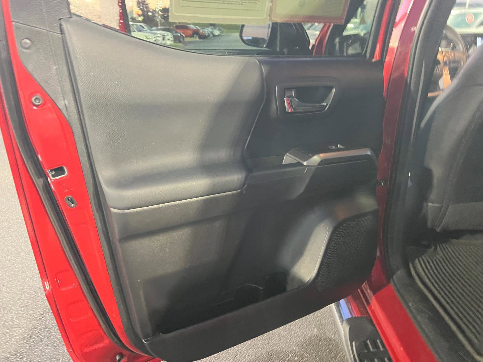 Certified 2021 Toyota Tacoma TRD Off-Road image 15