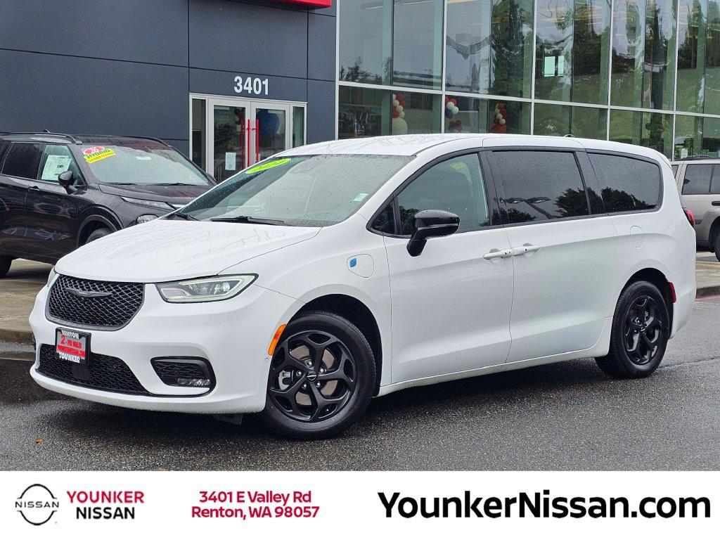 Used 2024 Chrysler Pacifica Limited