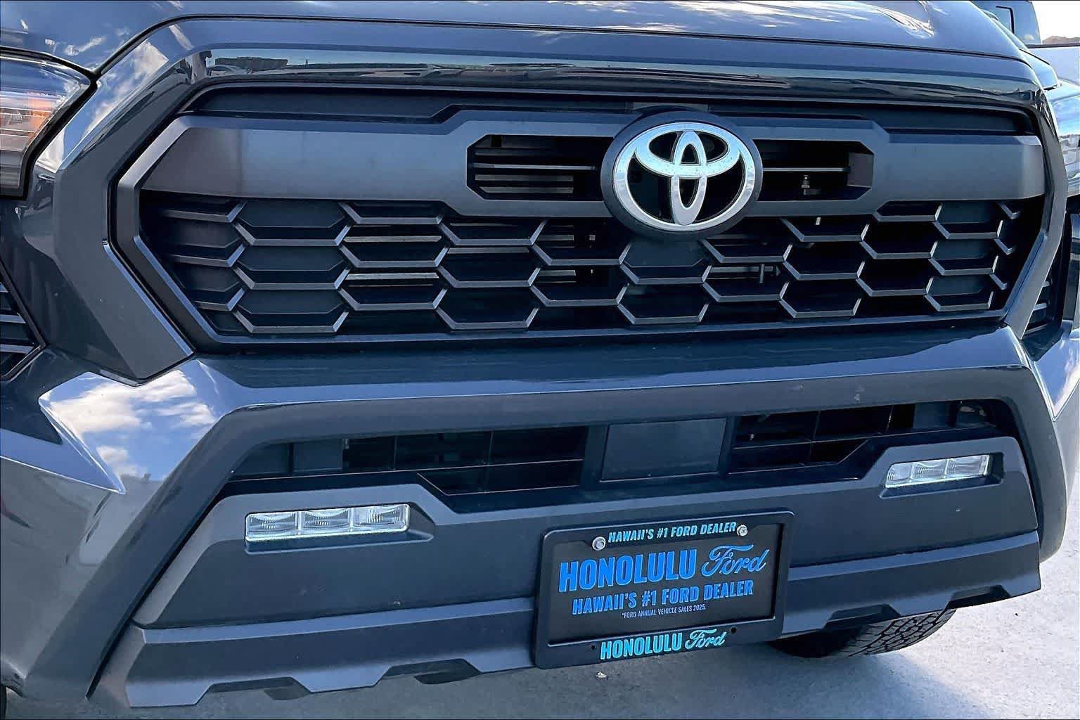 Used 2025 Toyota Tacoma TRD Off-Road AWD/4WD image 33