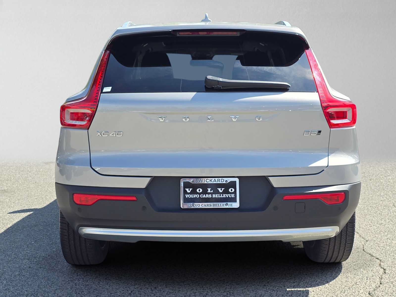 Certified 2024 Volvo XC40 B5 Core w/ Climate Package AWD/4WD image 6