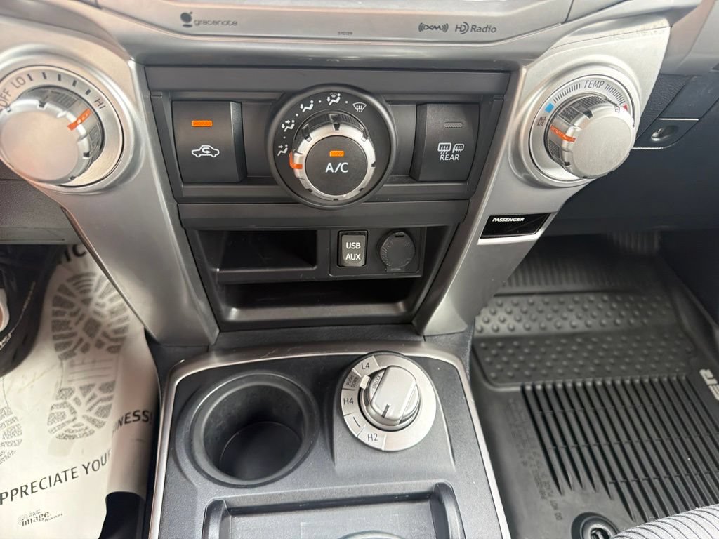 Used 2018 Toyota 4Runner SR5 AWD/4WD image 33