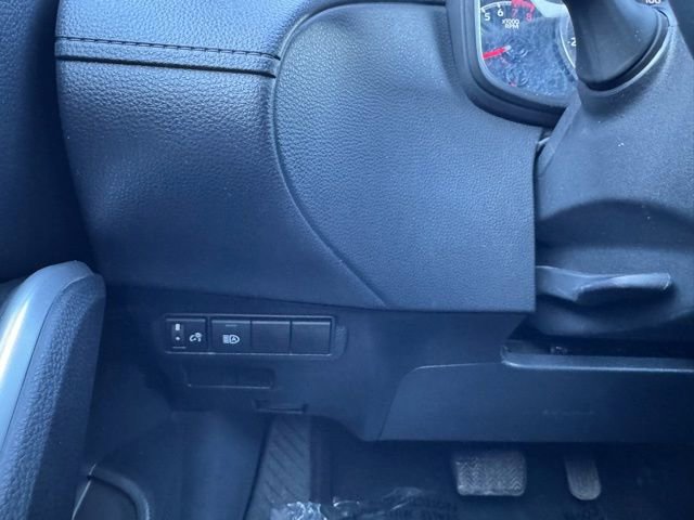 Certified 2022 Toyota Corolla Cross LE image 28