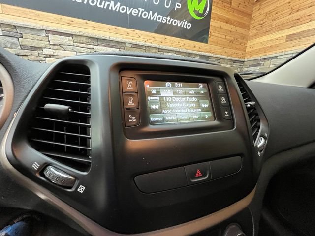 Used 2017 Jeep Cherokee Latitude w/ Cold Weather Group AWD/4WD image 22