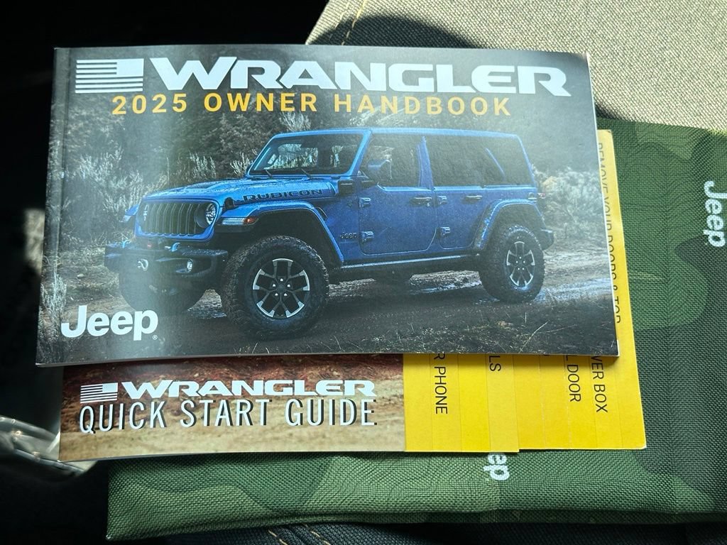 Used 2025 Jeep Wrangler Unlimited Sahara AWD/4WD image 22