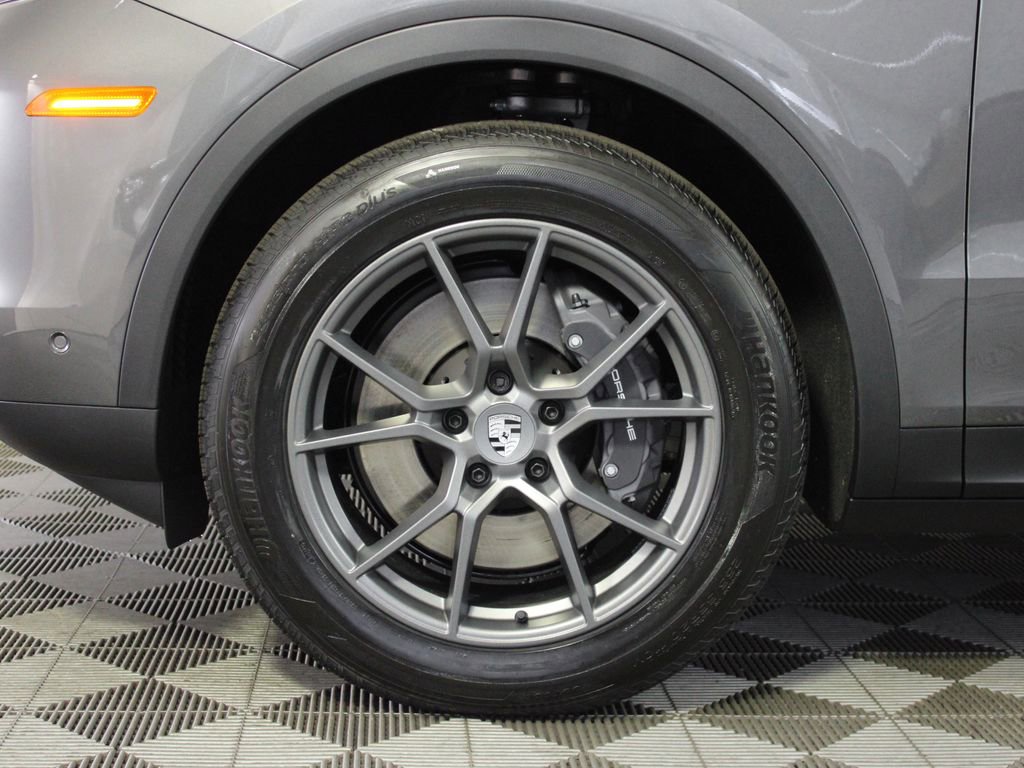 Certified 2026 Porsche Cayenne Coupe image 38