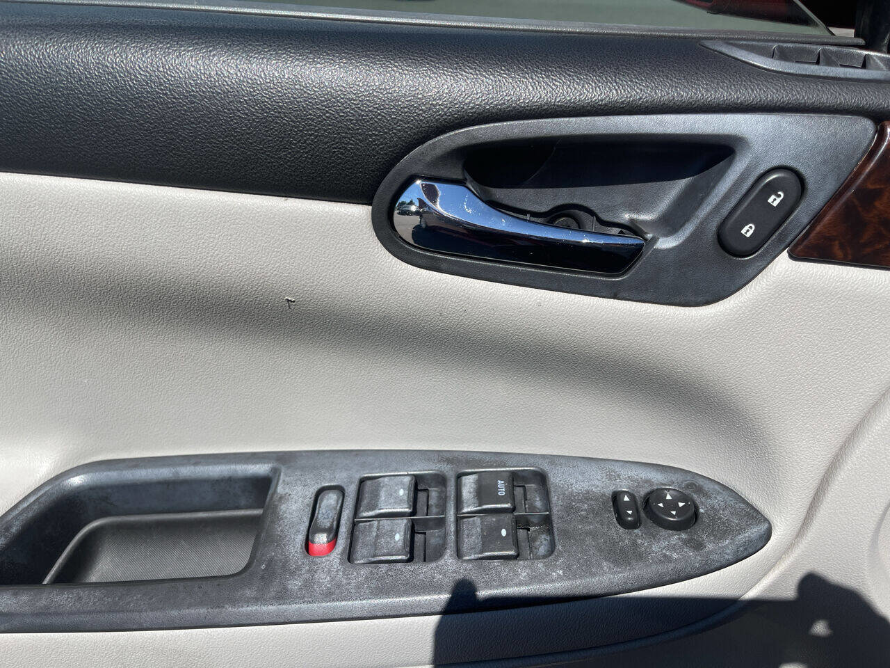 Used 2013 Chevrolet Impala LT w/ LT Sunroof Package image 7