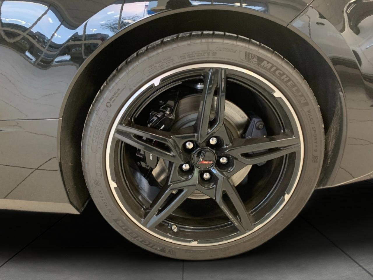 Certified 2022 Chevrolet Corvette Stingray Preferred Cpe w/ Z51 Performance Package image 3