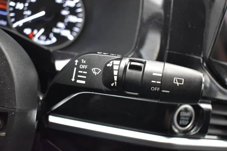 Used 2024 Nissan Pathfinder SV FWD image 26