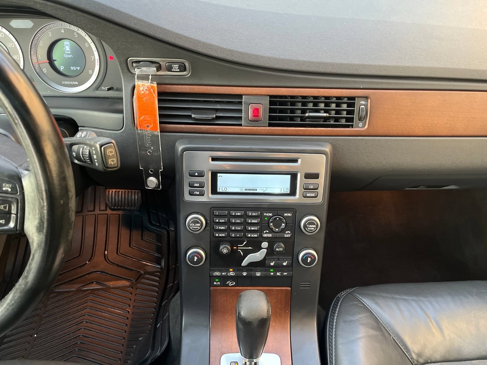 Used 2010 Volvo XC70 3.2 AWD/4WD image 24