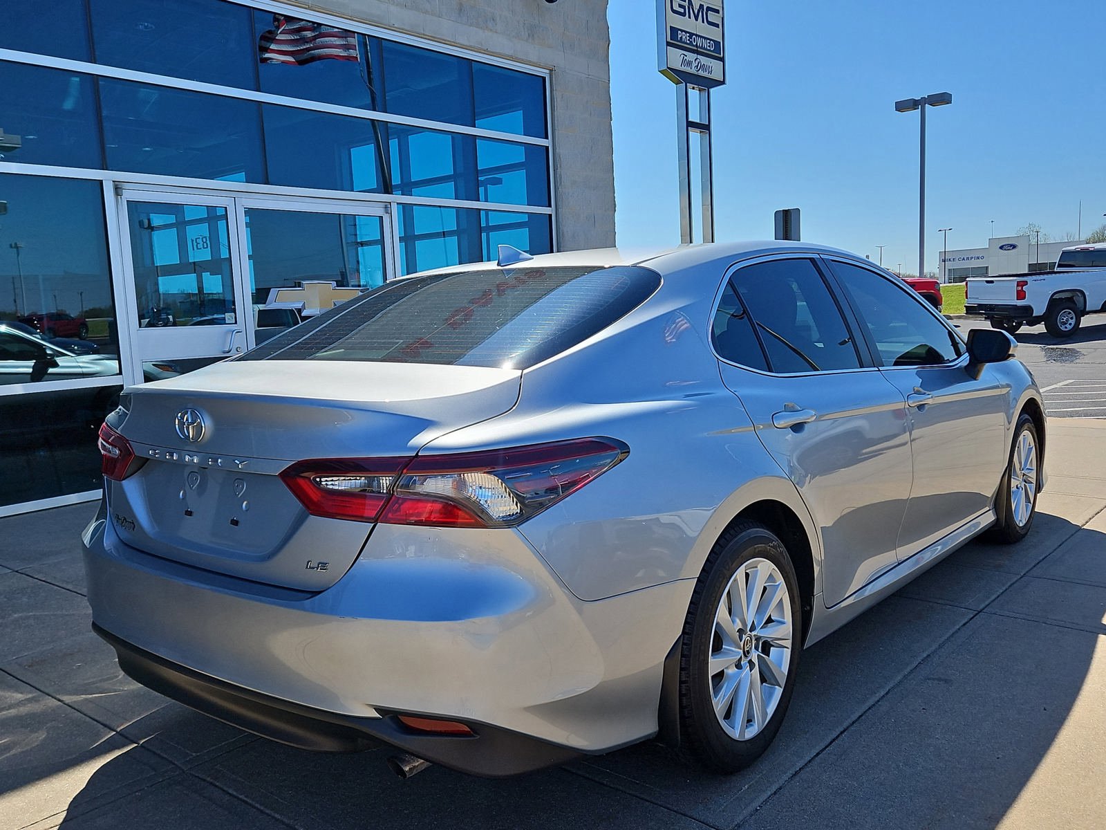 Used 2023 Toyota Camry LE FWD image 3