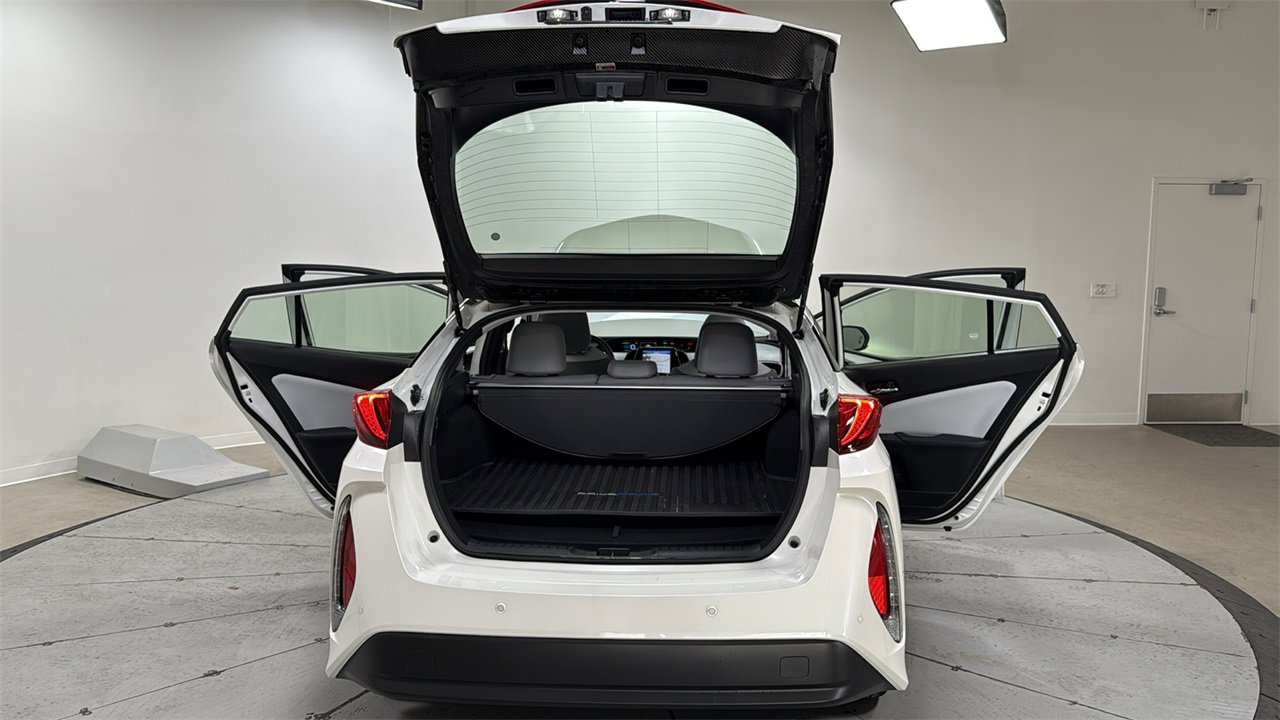 Used 2020 Toyota Prius Prime Limited image 16