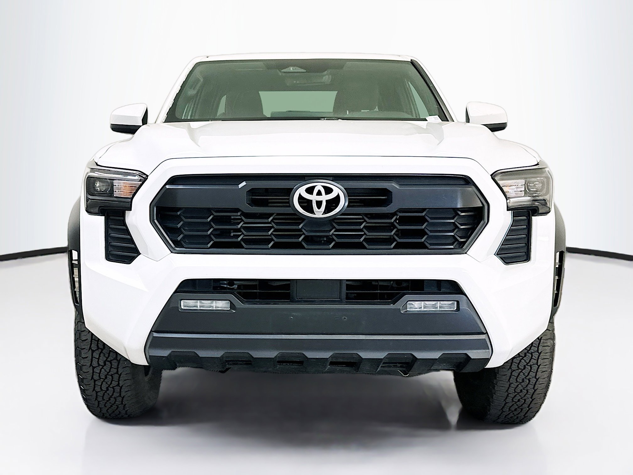Used 2024 Toyota Tacoma TRD Off-Road image 2