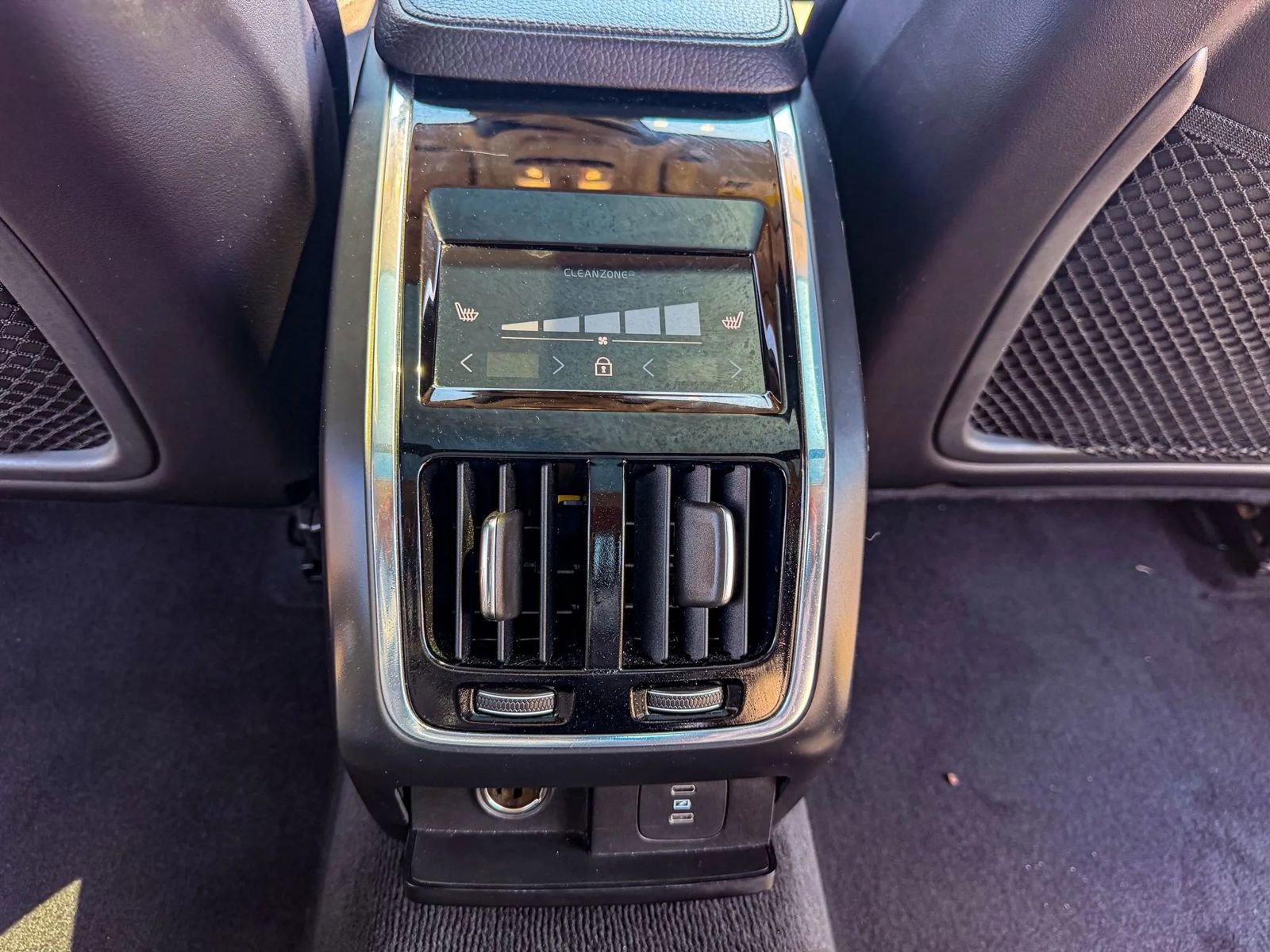 Used 2022 Volvo S90 B6 Momentum AWD/4WD image 30