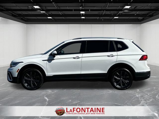 Used 2022 Volkswagen Tiguan SE image 2