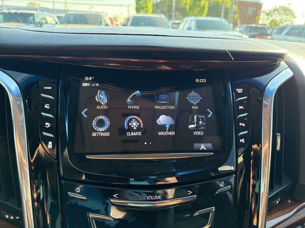 Used 2017 Cadillac Escalade ESV Luxury image 26