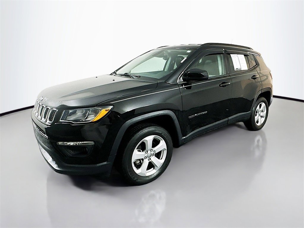 Used 2020 Jeep Compass Latitude image 3