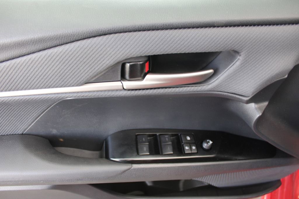 Used 2025 Toyota Camry SE FWD image 24