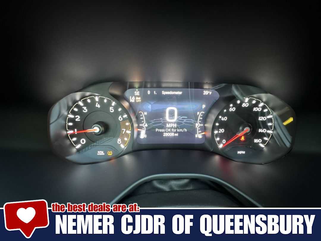 Used 2025 Jeep Compass Latitude w/ Convenience Group AWD/4WD image 15