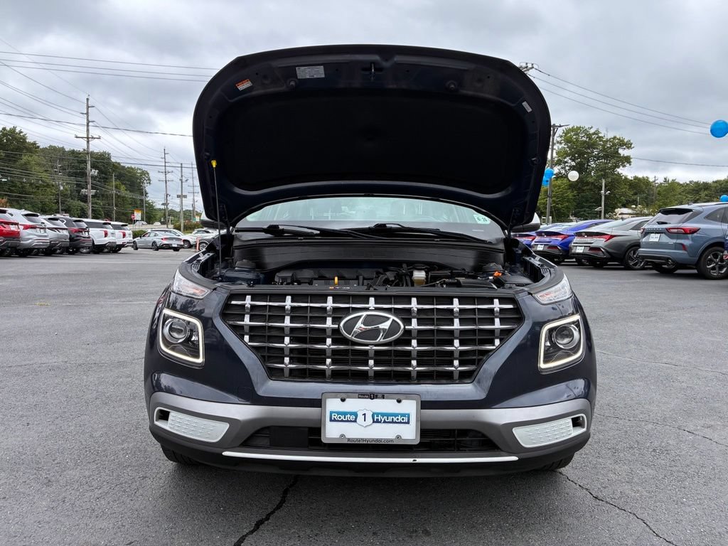Used 2021 Hyundai Venue FWD image 10