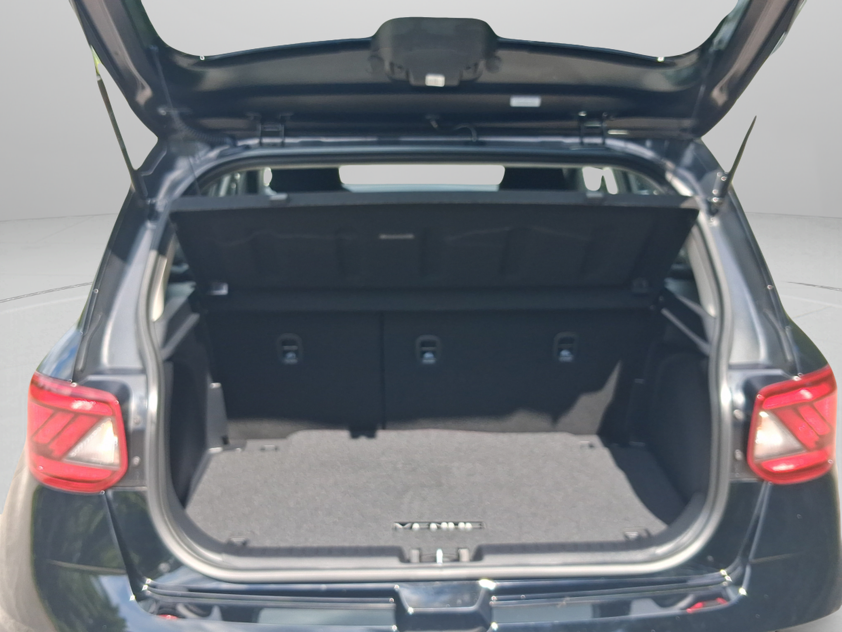 Used 2025 Hyundai Venue SEL FWD image 23