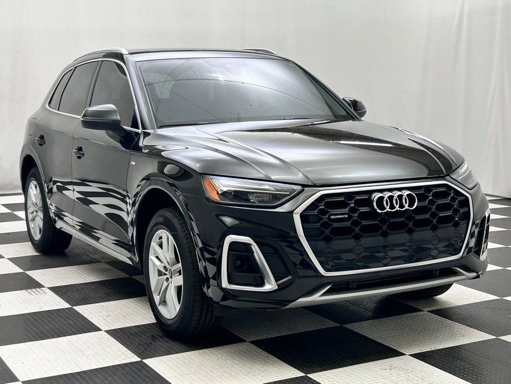 Used 2023 Audi Q5 2.0T Premium w/ Convenience Package AWD/4WD image 2