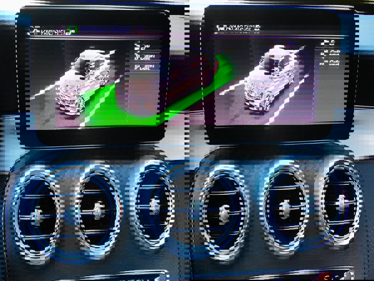 Used 2021 Mercedes-Benz C 300 Sedan image 28