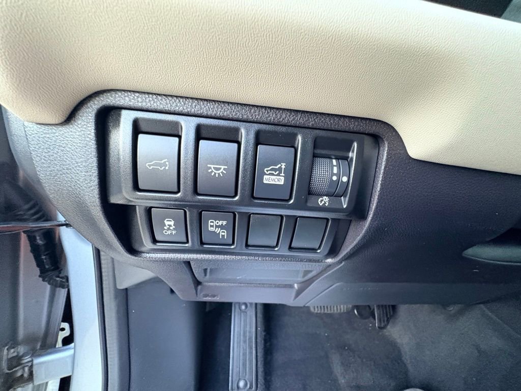 Used 2022 Subaru Ascent Limited w/ Technology Package image 32