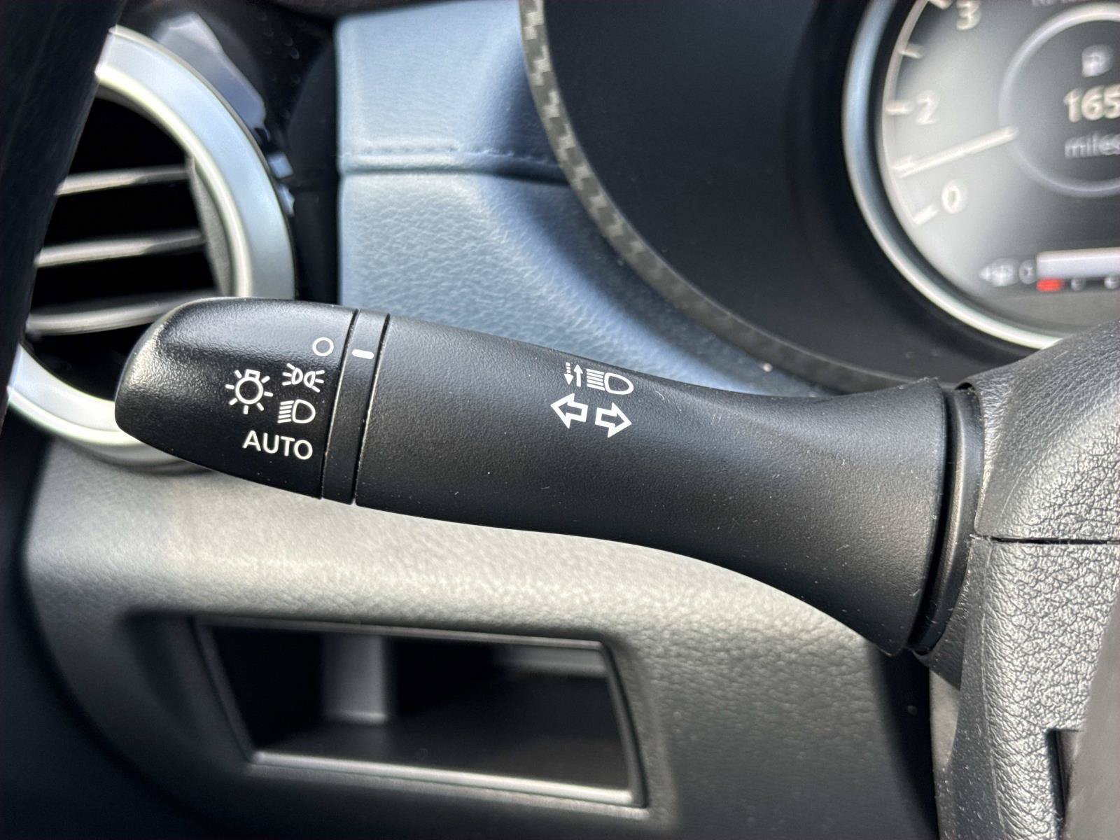 Used 2025 Nissan Versa SV FWD image 16