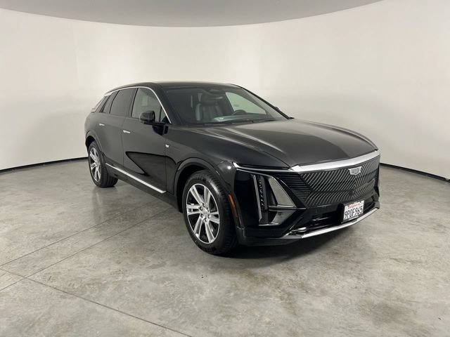 Certified 2024 Cadillac Lyriq Tech w/ Driver Assist Package RWD image 2