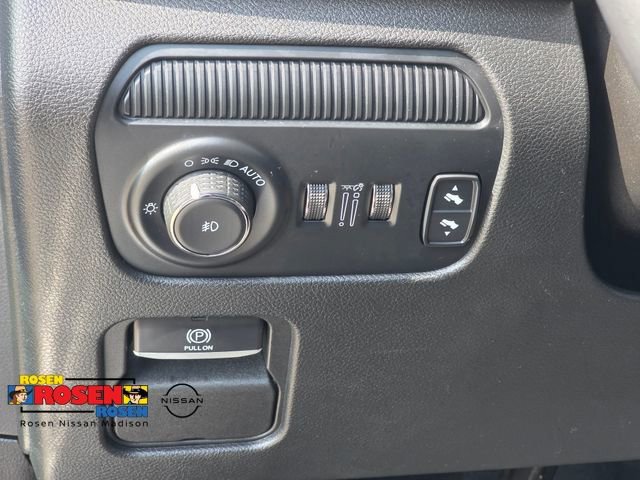 Used 2023 Jeep Wagoneer Series III w/ Preferred Equipment Group AWD/4WD image 9