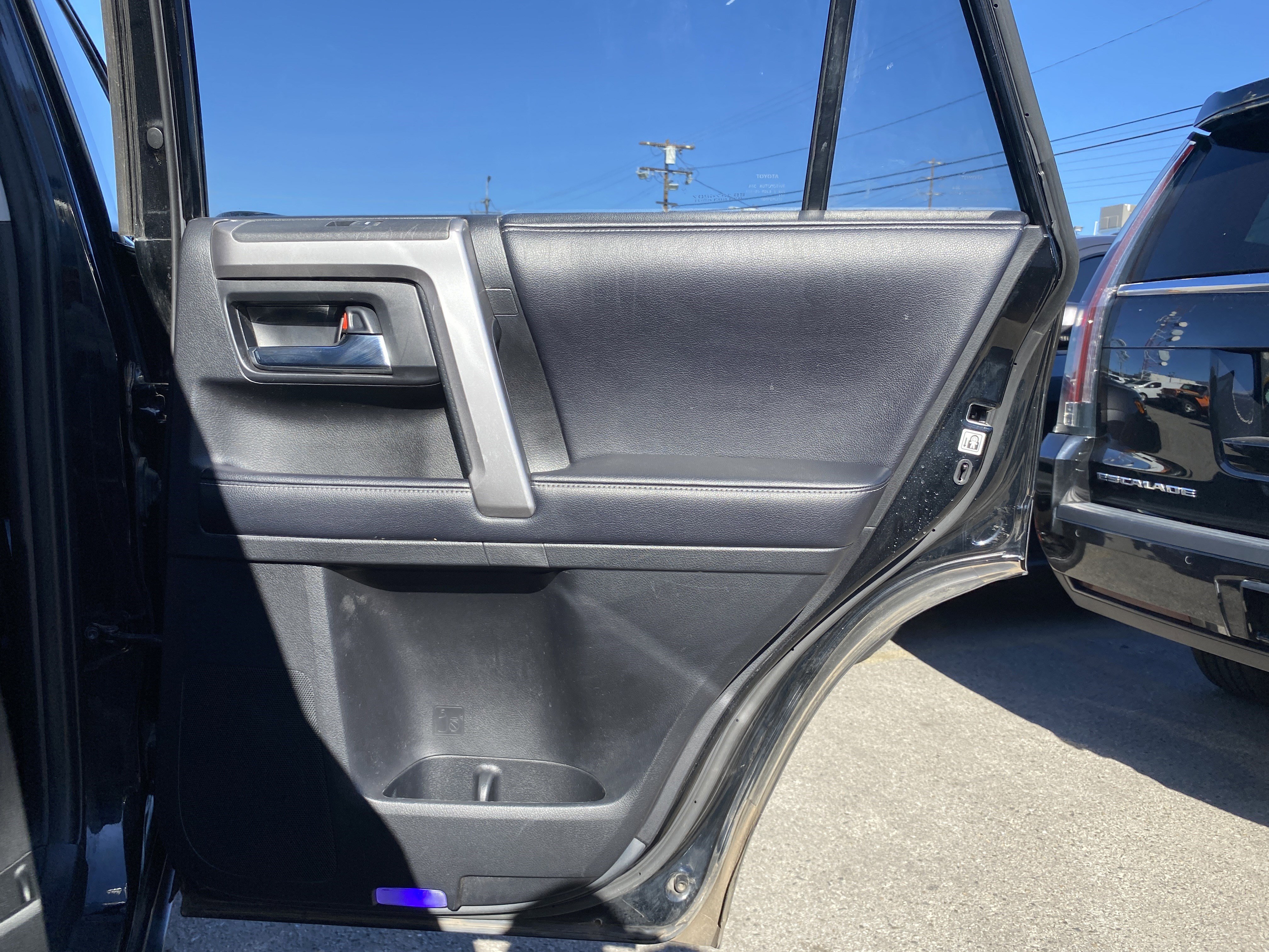 Used 2019 Toyota 4Runner SR5 Premium image 17