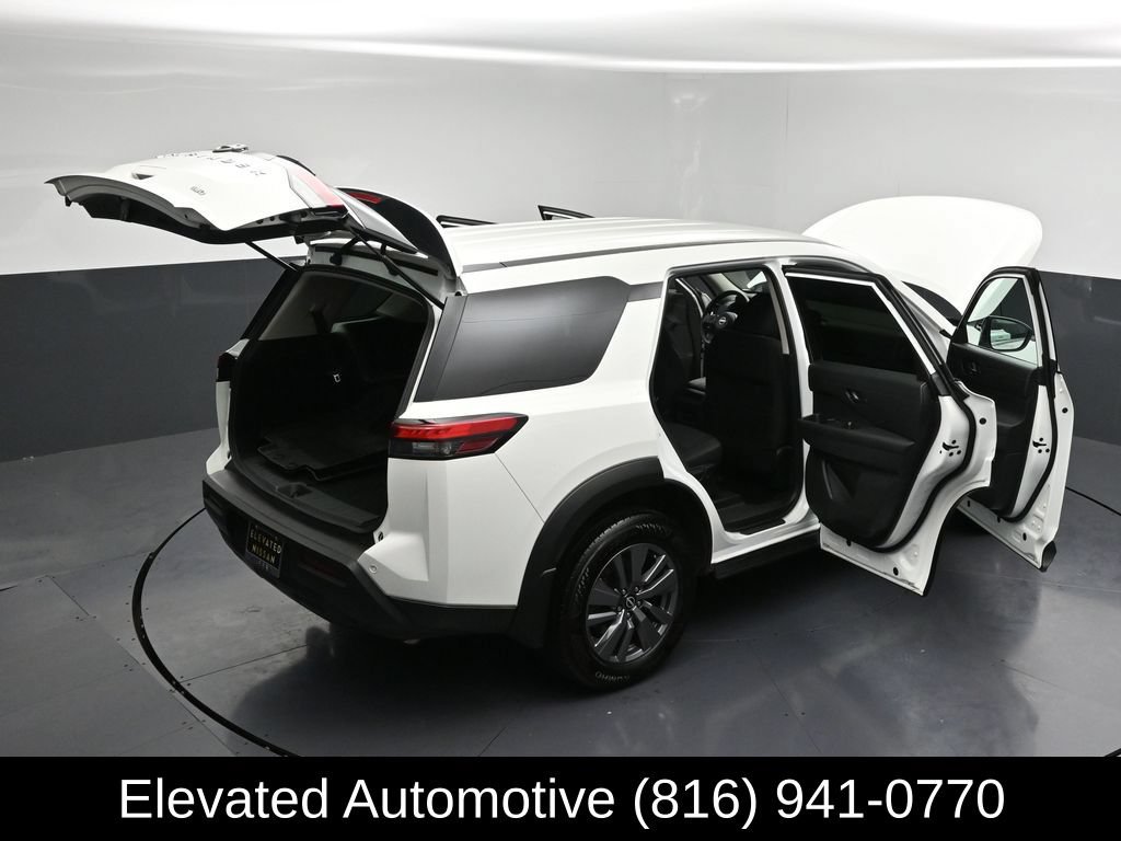 Used 2024 Nissan Pathfinder S AWD/4WD image 31