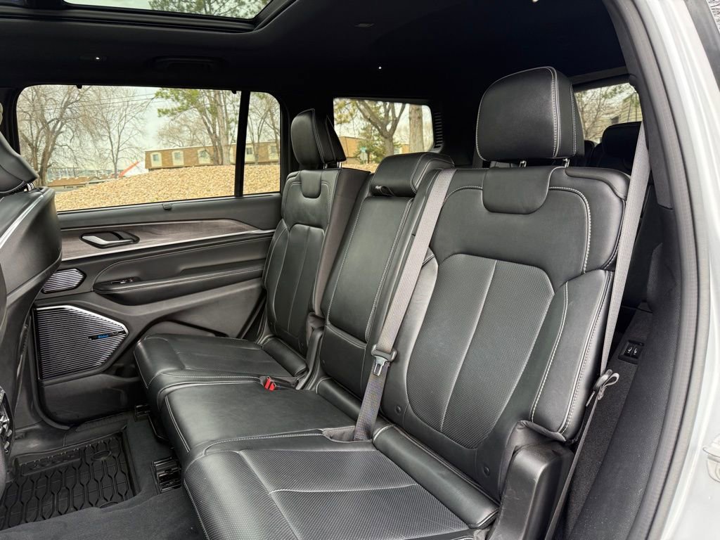 Used 2023 Jeep Grand Cherokee L Overland w/ Luxury Tech Group IV image 15